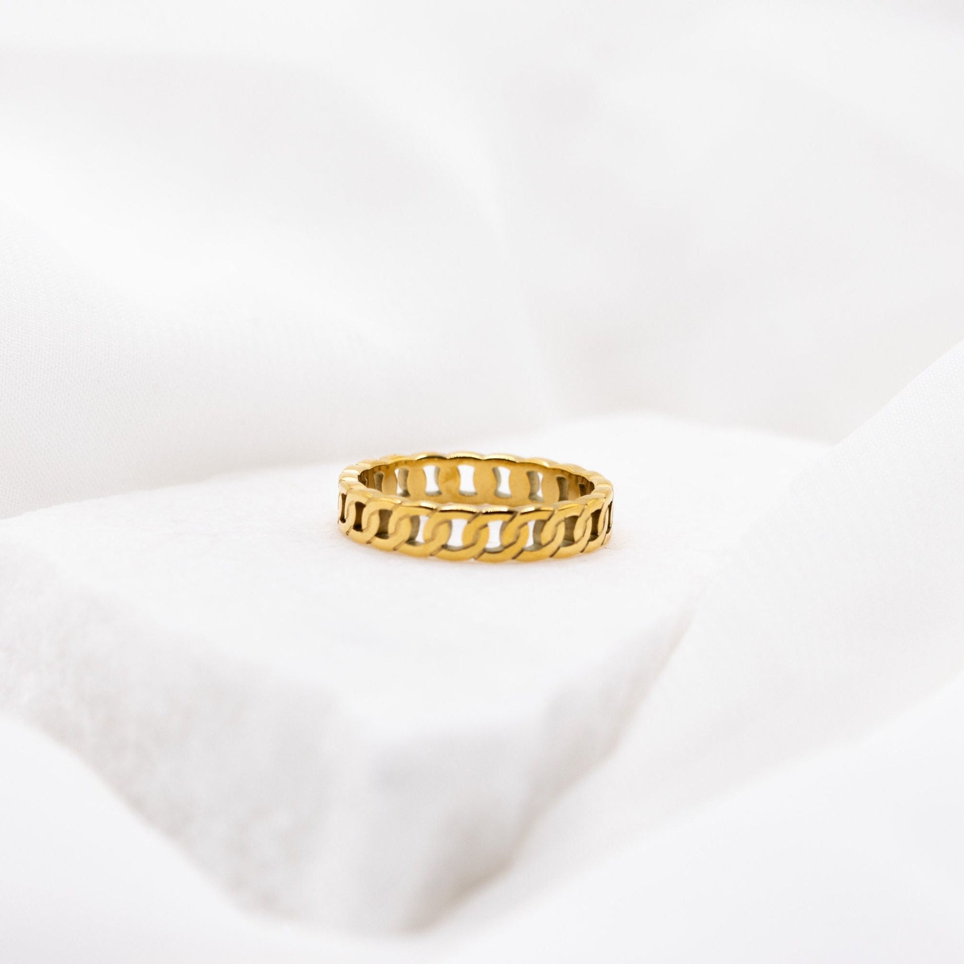 Close-up of 18K Gold Plated Cuban Link Chain Ring, Minimalist Jewelry